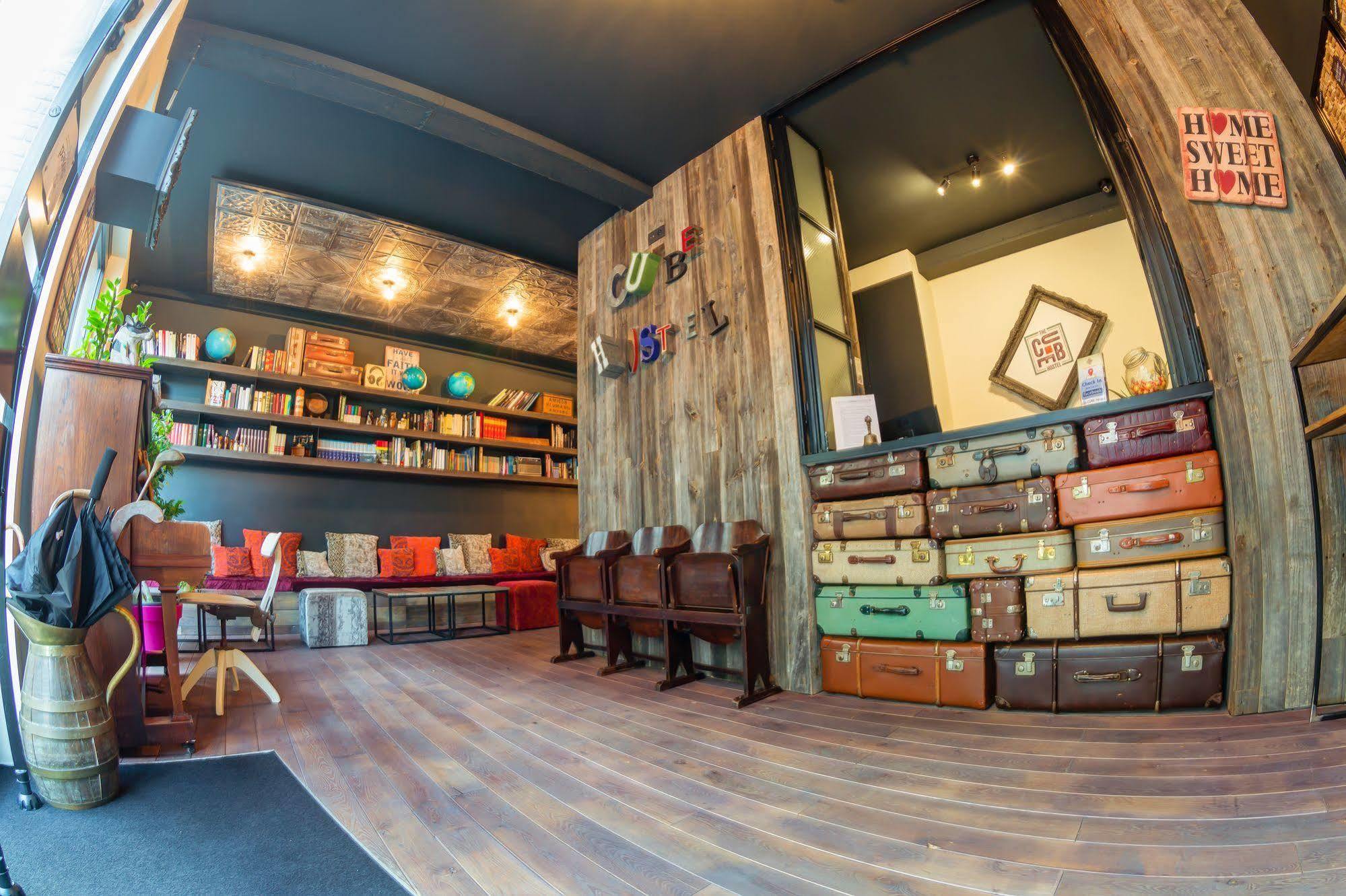 Cube Hostel 루벤 외부 사진